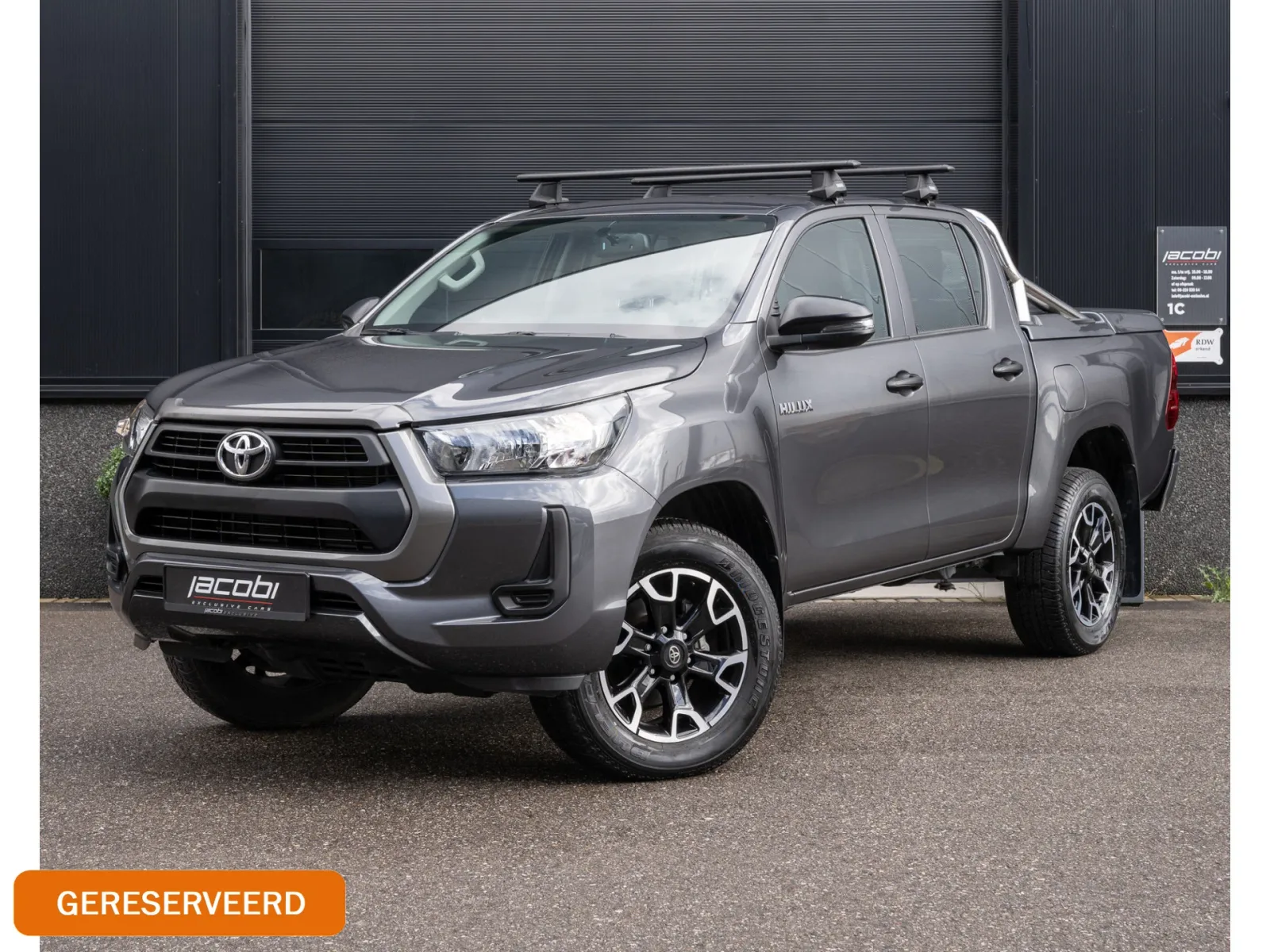 Toyota Hilux (2024) — foto 1