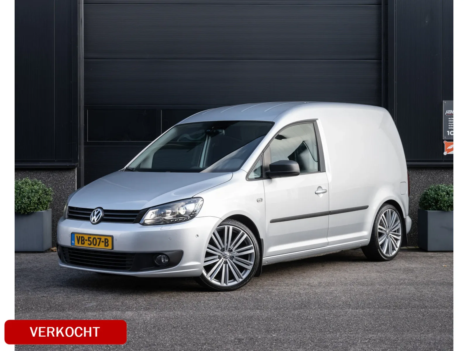 Volkswagen Caddy (2013) — foto 1