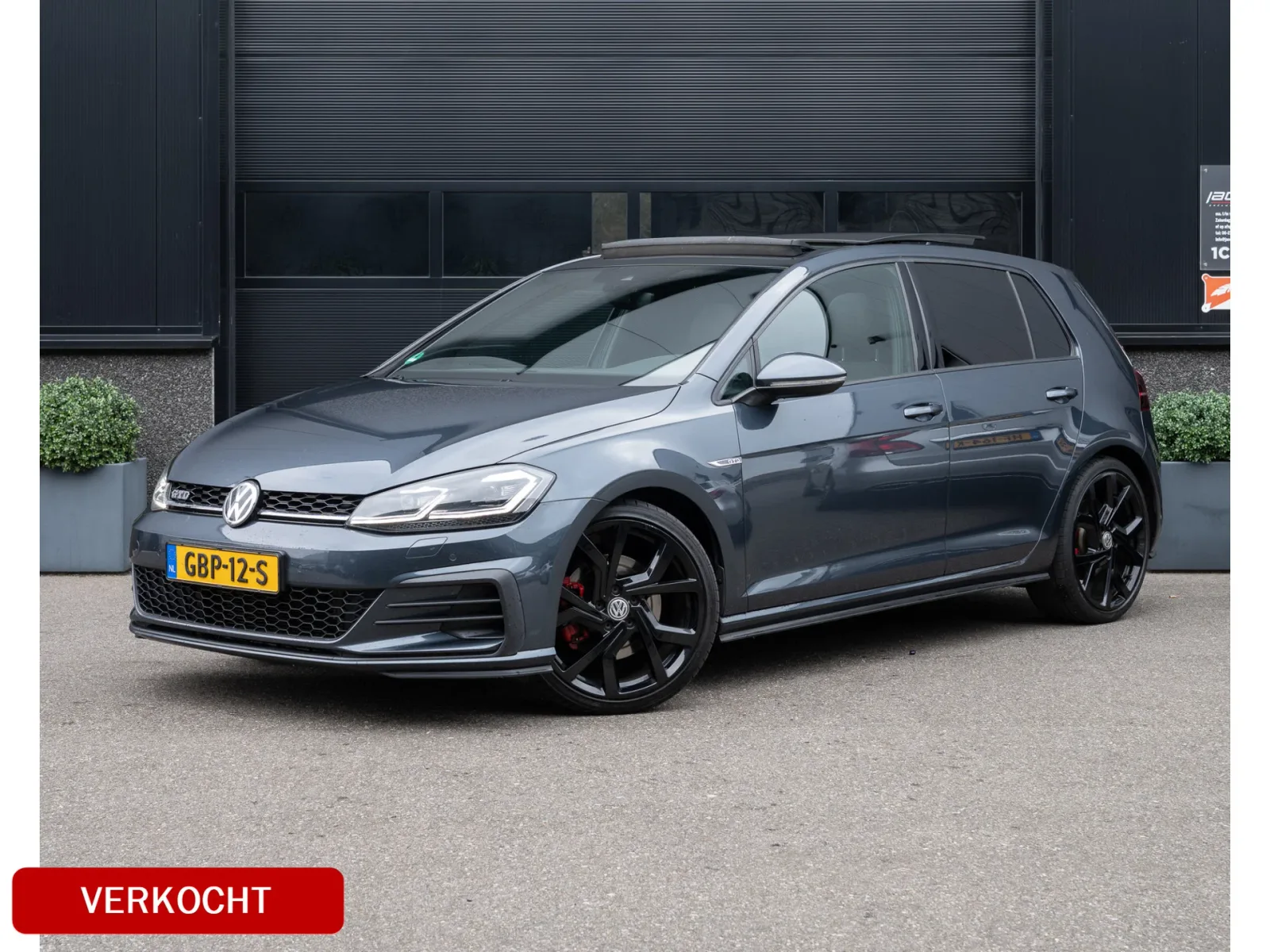 Volkswagen Golf (2019) — foto 1