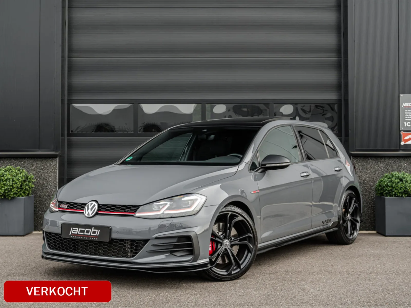 Volkswagen Golf (2019) — foto 1