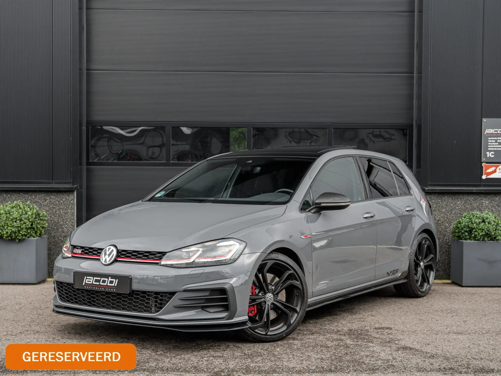 Volkswagen Golf (2019) — foto 1