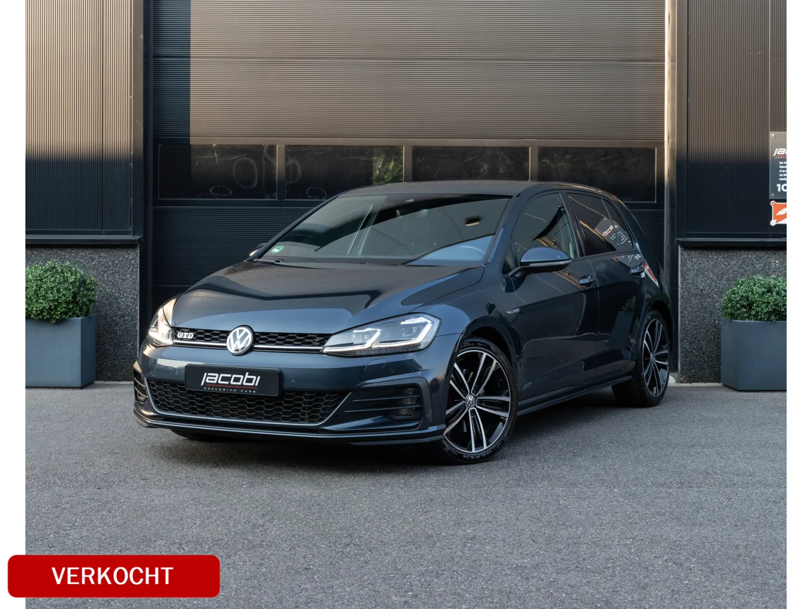 Volkswagen Golf (2019) — foto 1