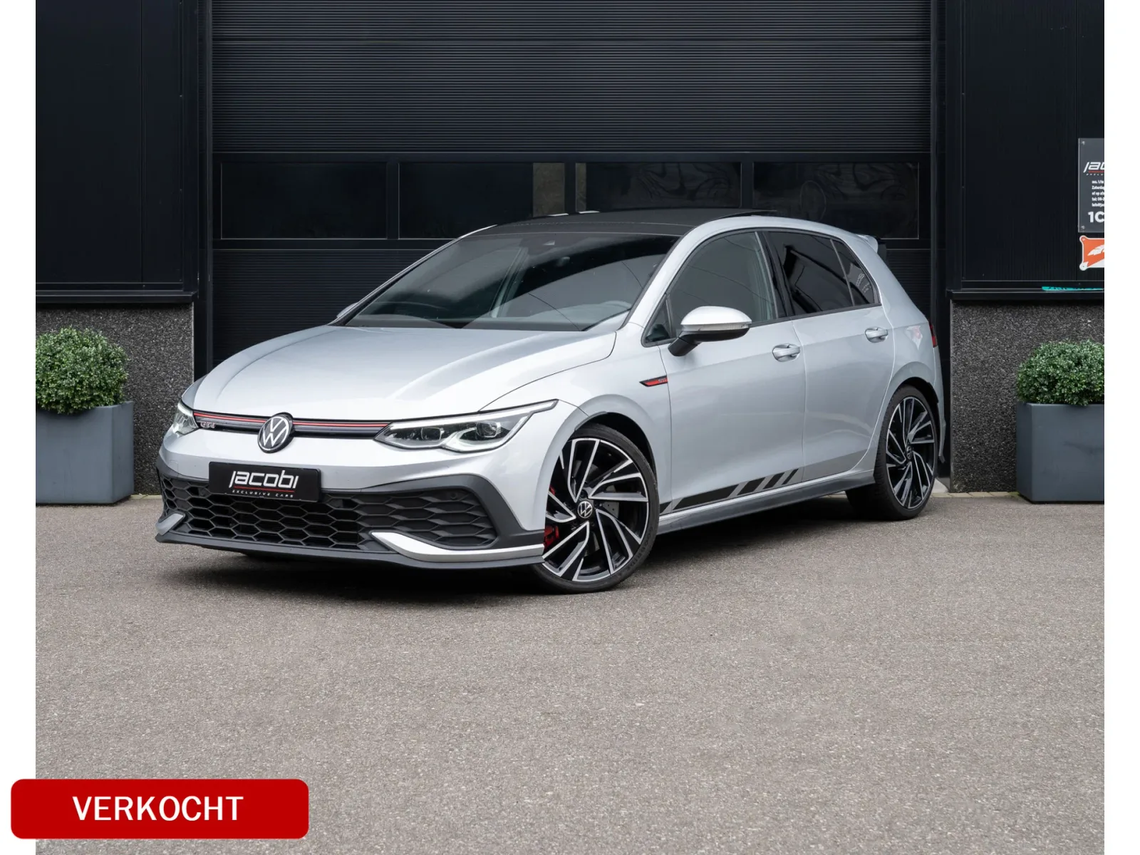 Volkswagen Golf (2021) — foto 1
