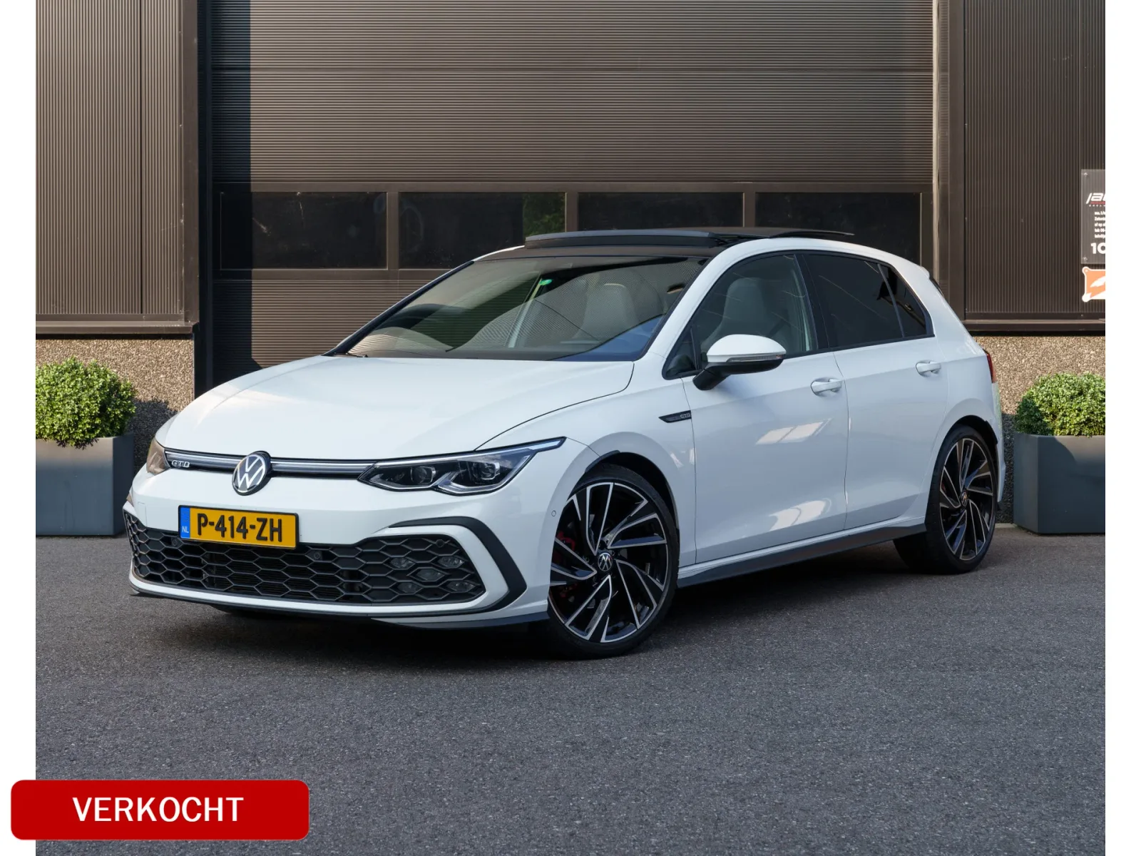 Volkswagen Golf (2021) — foto 1