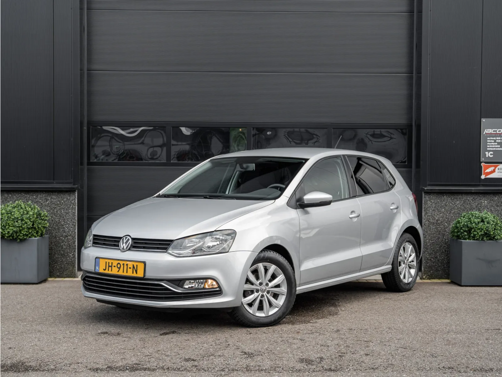 Volkswagen Polo (2016) — foto 1