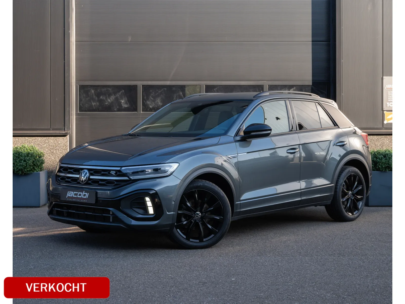 Volkswagen T-Roc (2024) — foto 1