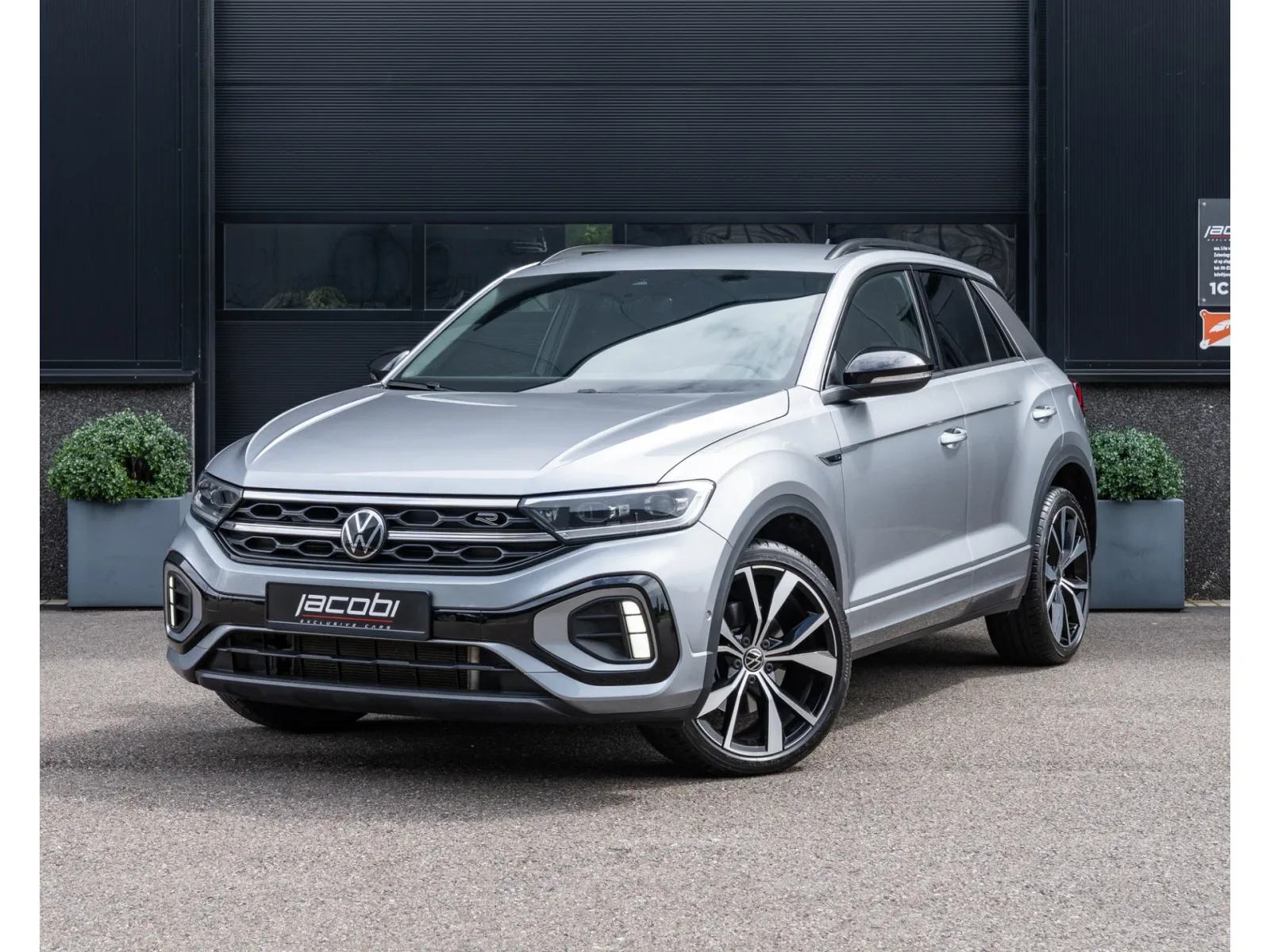 Volkswagen T-Roc (2025) — foto 1