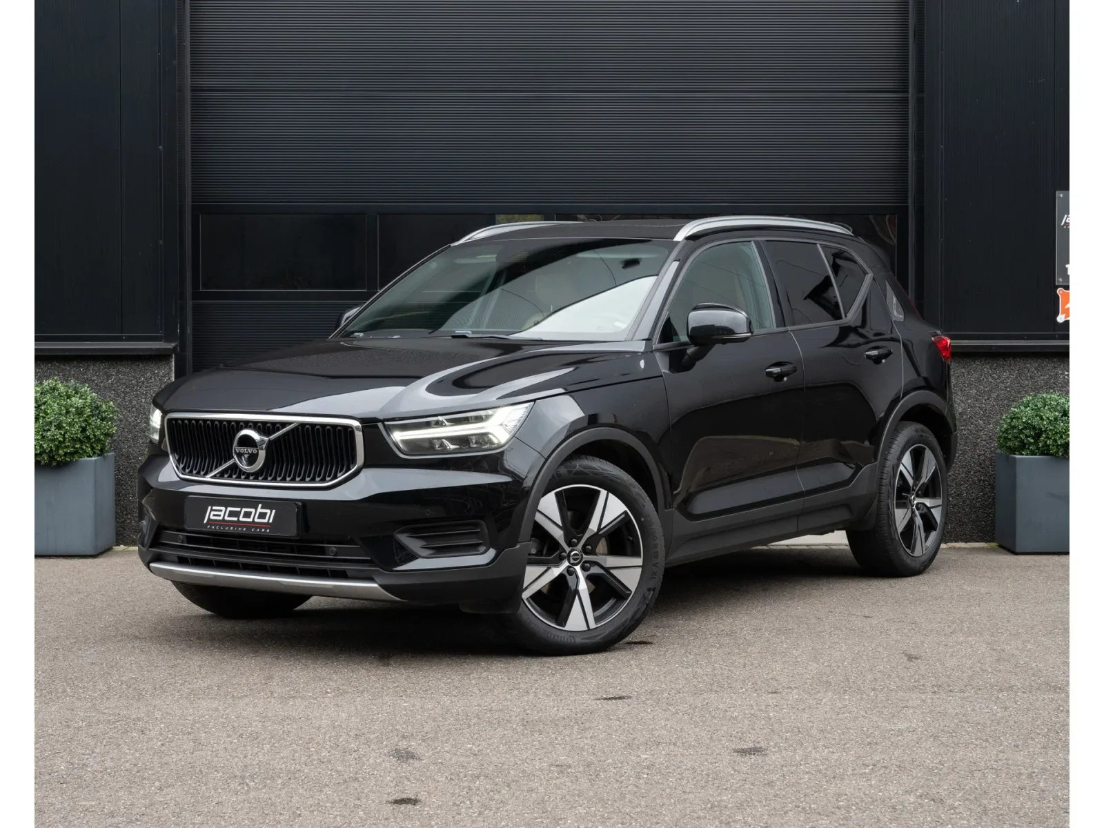 Volvo XC40 (2019) — foto 1