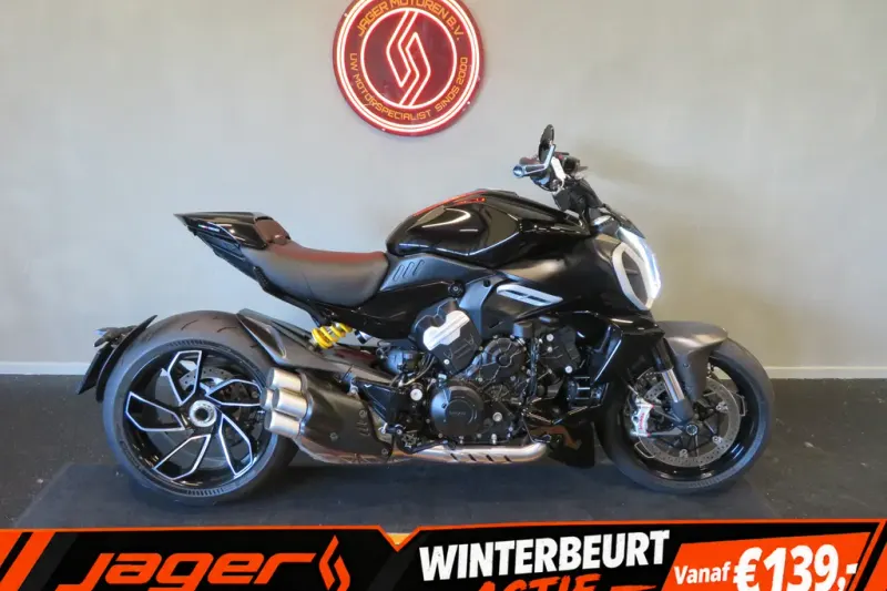 Ducati Diavel V4 (2023)