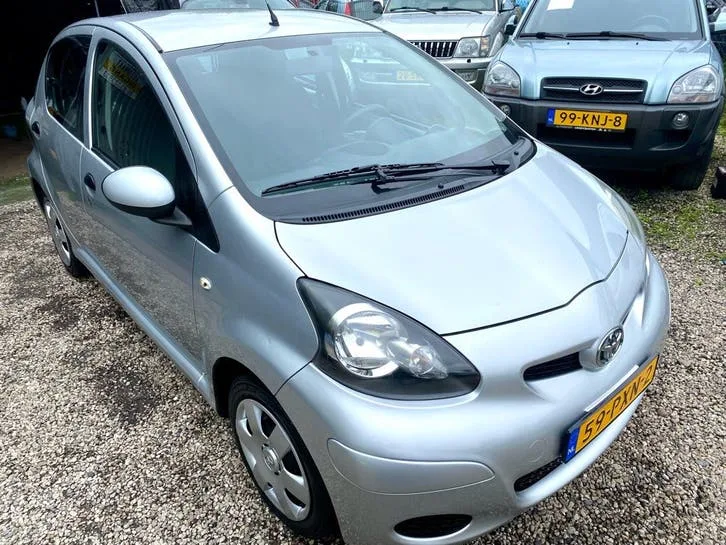 Toyota Aygo (2011) — foto 1