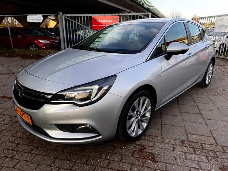 Opel Astra (2016) — foto 1