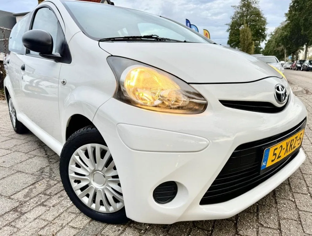 Toyota Aygo (2012) — foto 1