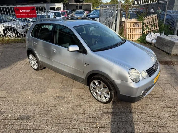 Volkswagen Polo (2004) — foto 1