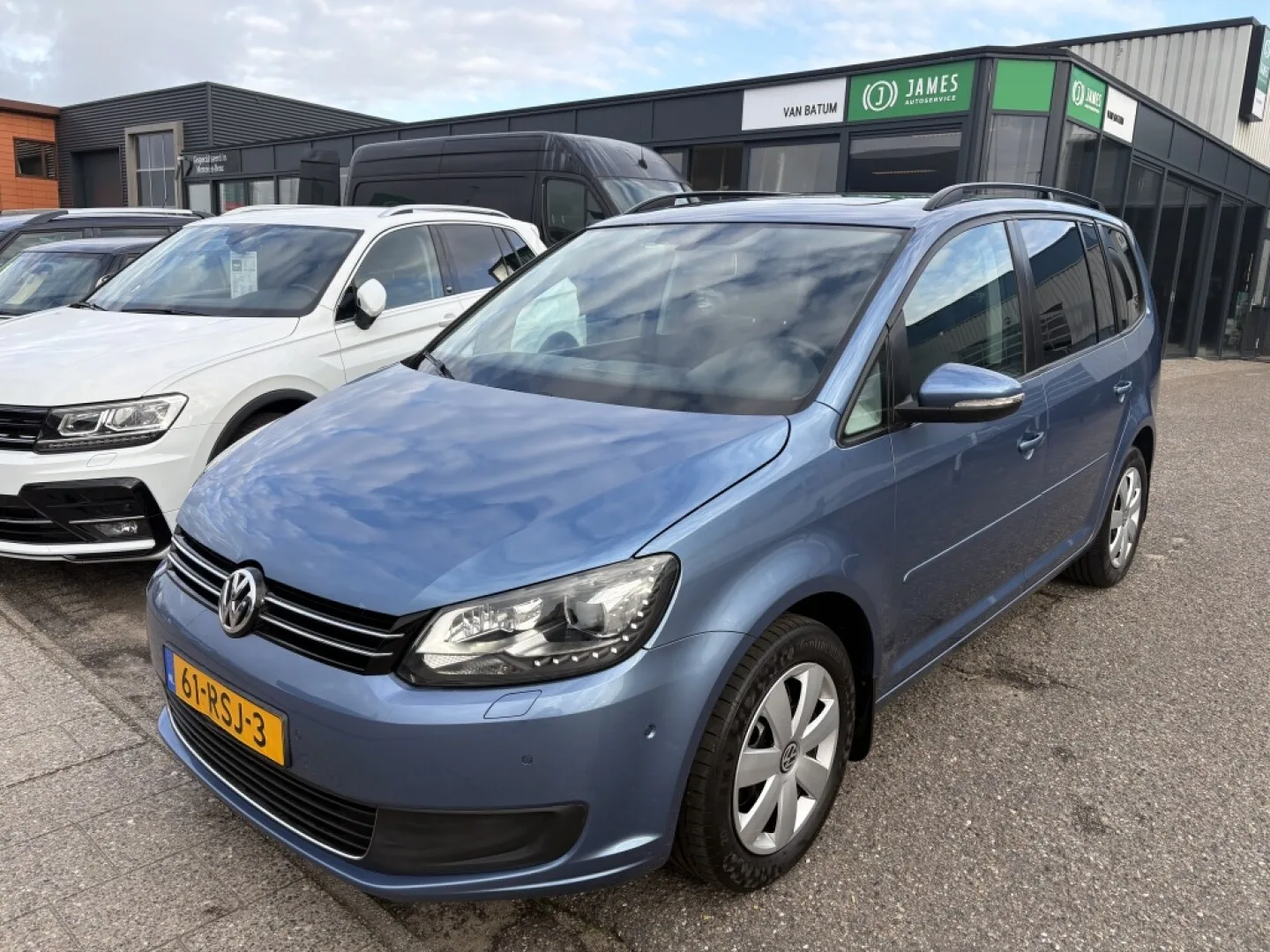 Volkswagen Touran (2011) — foto 1
