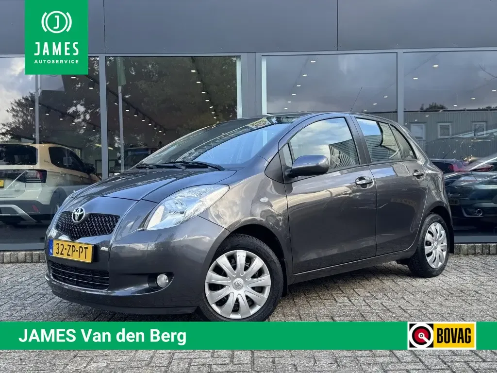 Toyota Yaris (2008) — foto 1