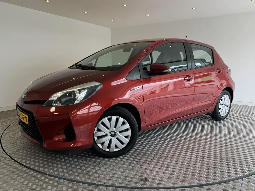 Toyota Yaris (2012) — foto 1