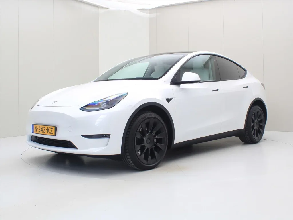Tesla Model Y (2021) — foto 1