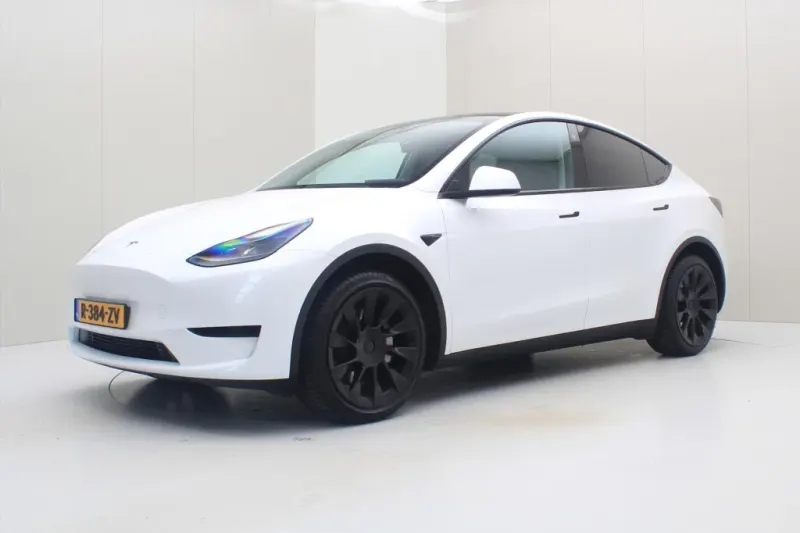 Tesla Model Y (2022)