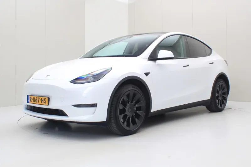 Tesla Model Y (2022)