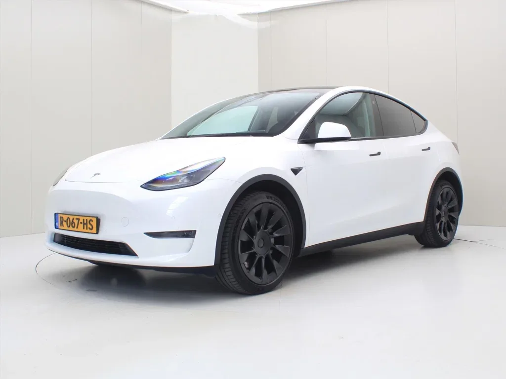 Tesla Model Y (2022) — foto 1
