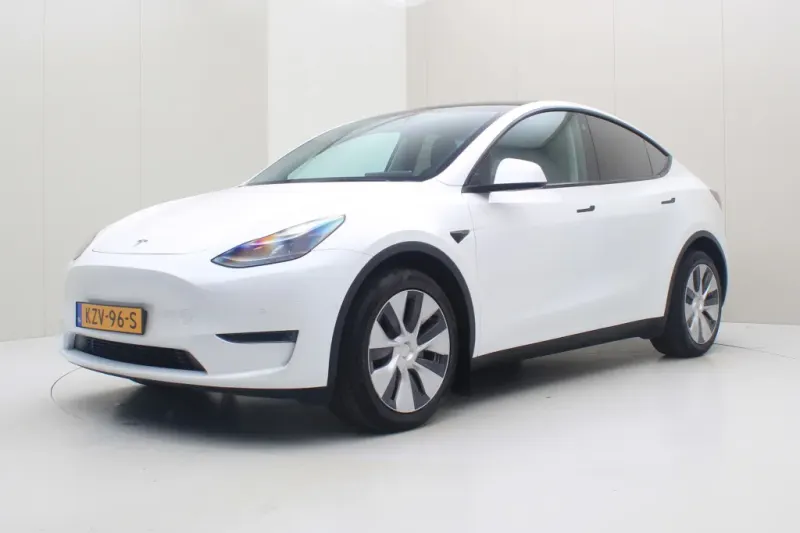 Tesla Model Y (2022)