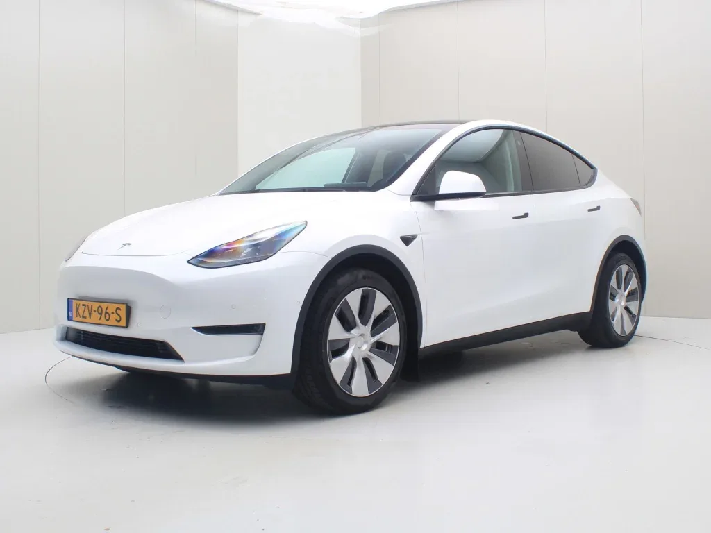 Tesla Model Y (2022) — foto 1