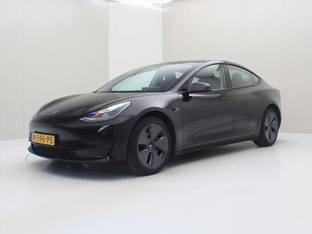 Tesla Model 3 (2021) — foto 1