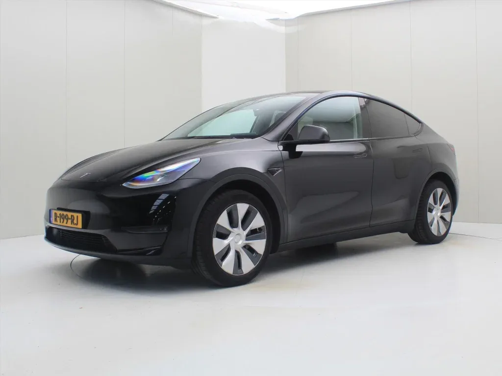 Tesla Model Y (2022) — foto 1