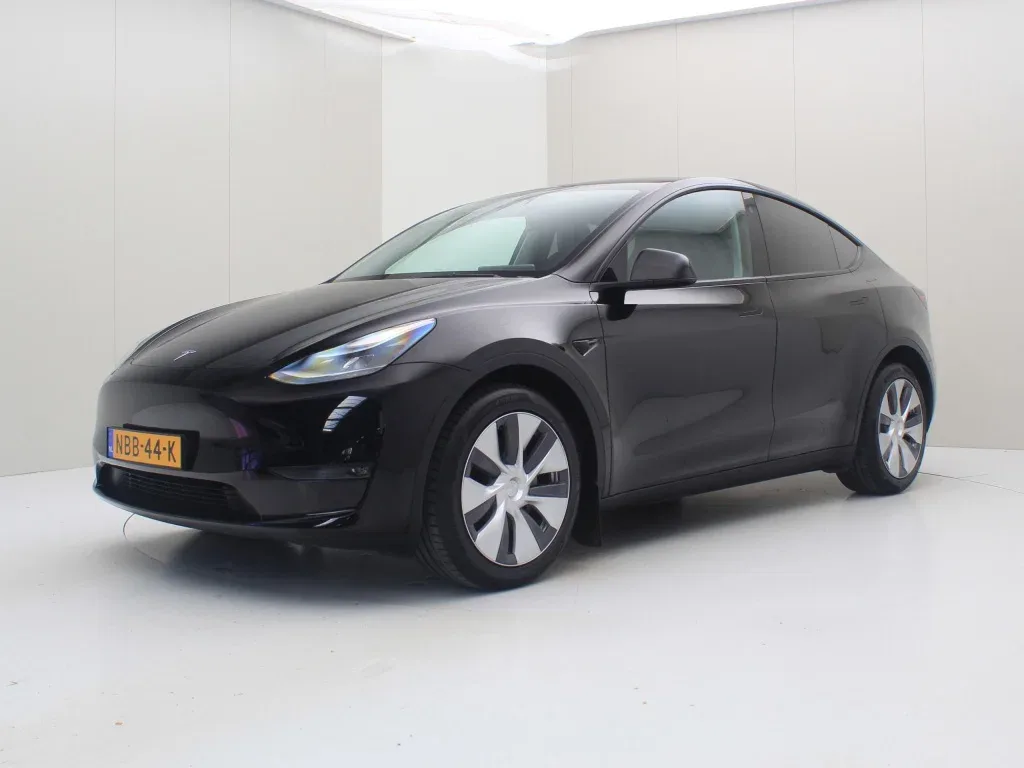 Tesla Model Y (2023) — foto 1