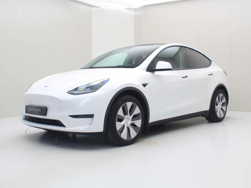 Tesla Model Y (2023) — foto 1