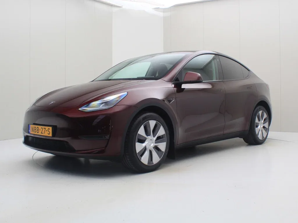 Tesla Model Y (2023) — foto 1