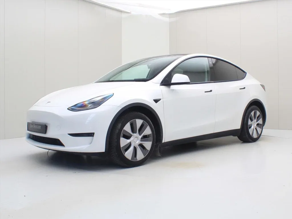 Tesla Model Y (2023) — foto 1