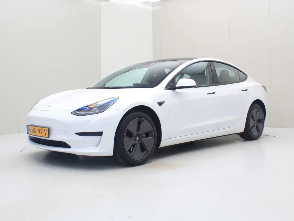 Tesla Model 3 (2022) — foto 1