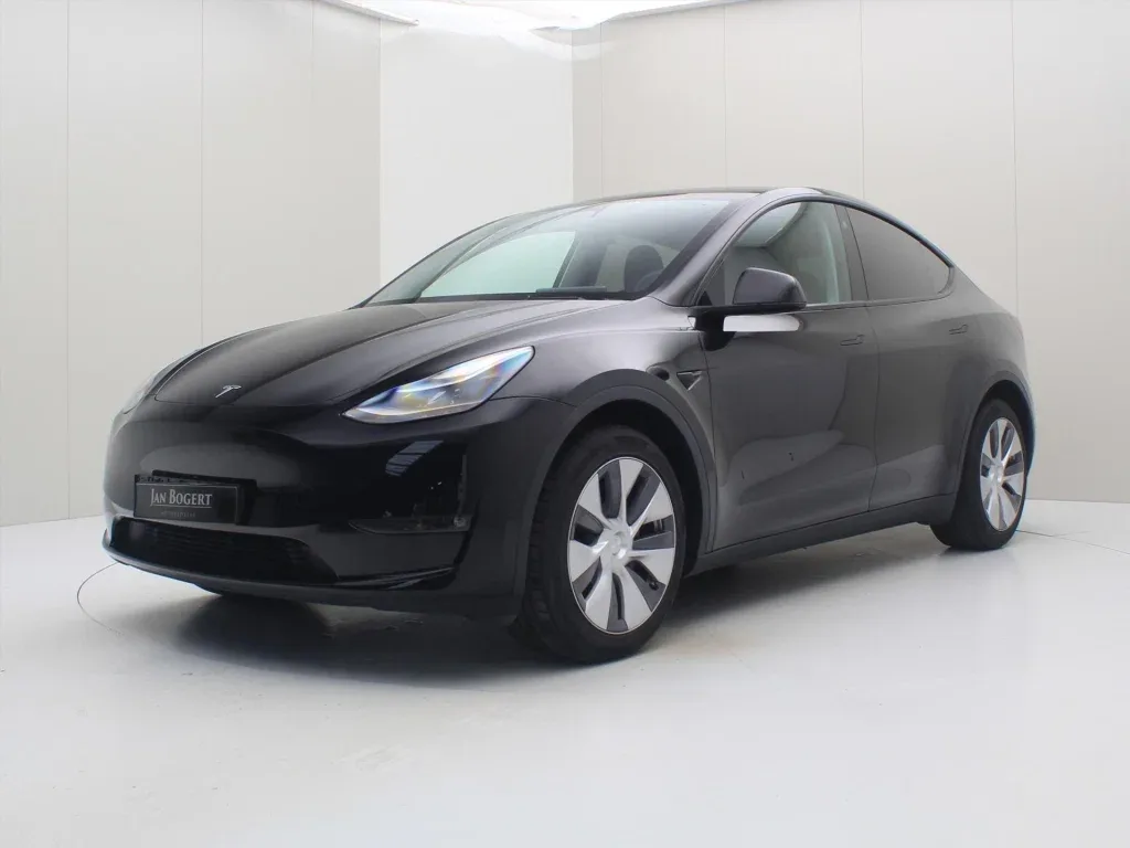 Tesla Model Y (2024) — foto 1