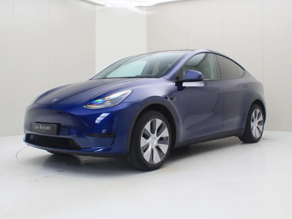 Tesla Model Y (2023) — foto 1