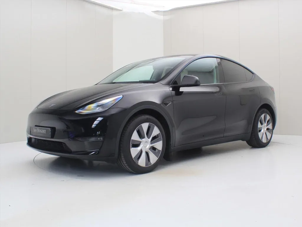 Tesla Model Y (2023) — foto 1