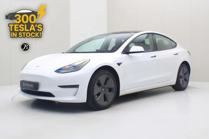 Tesla Model 3 (2023)