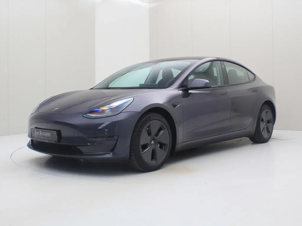 Tesla Model 3 (2023) — foto 1