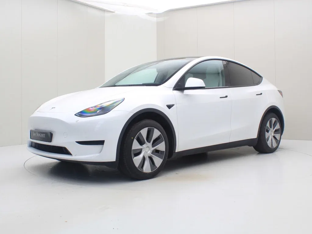 Tesla Model Y (2023) — foto 1