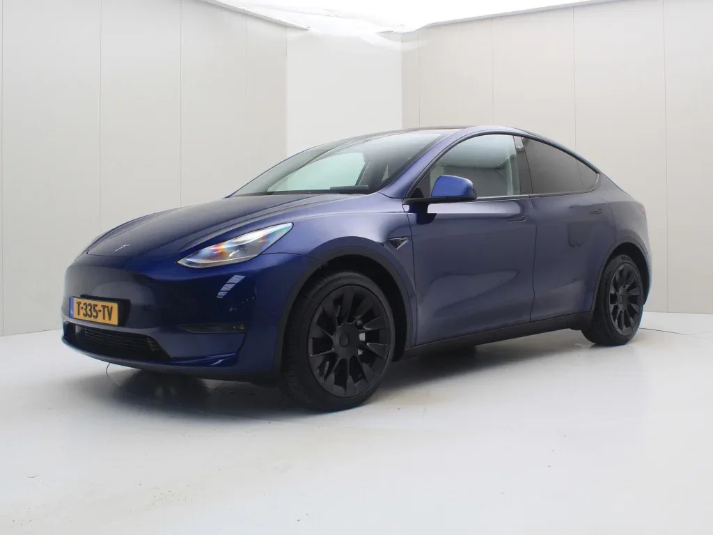 Tesla Model Y (2023) — foto 1