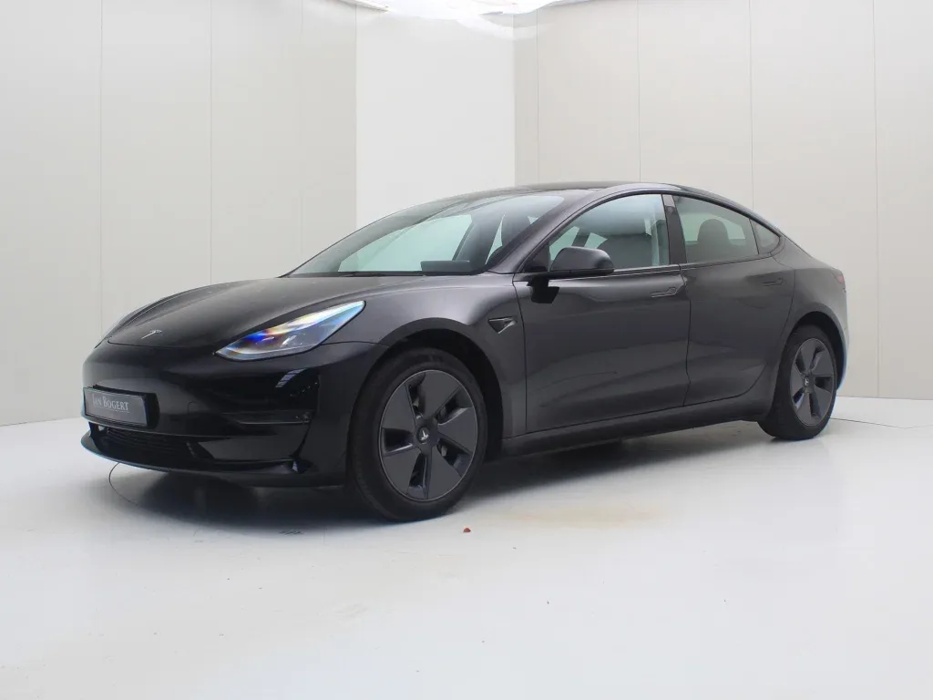 Tesla Model 3 (2023) — foto 1