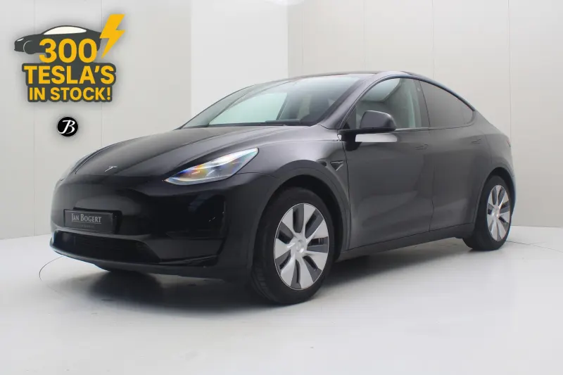 Tesla Model Y (2024)