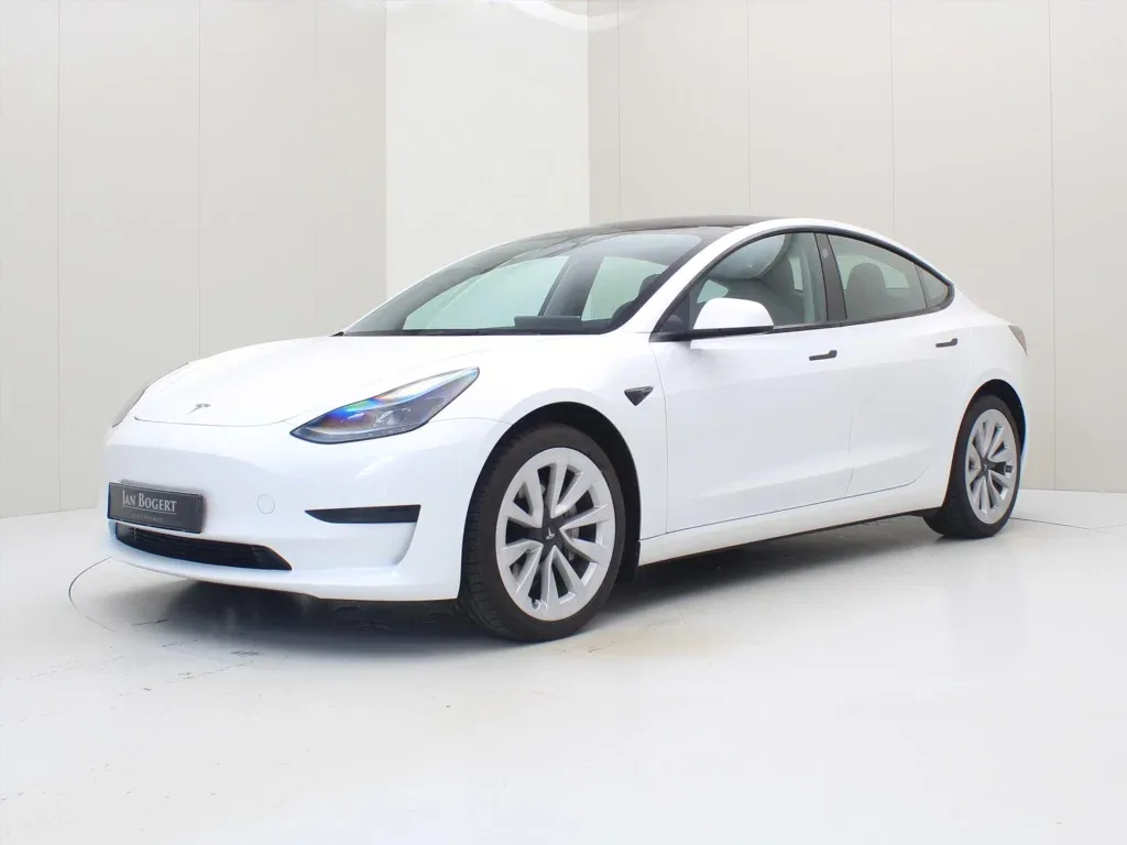 Tesla Model 3 (2022) — foto 1