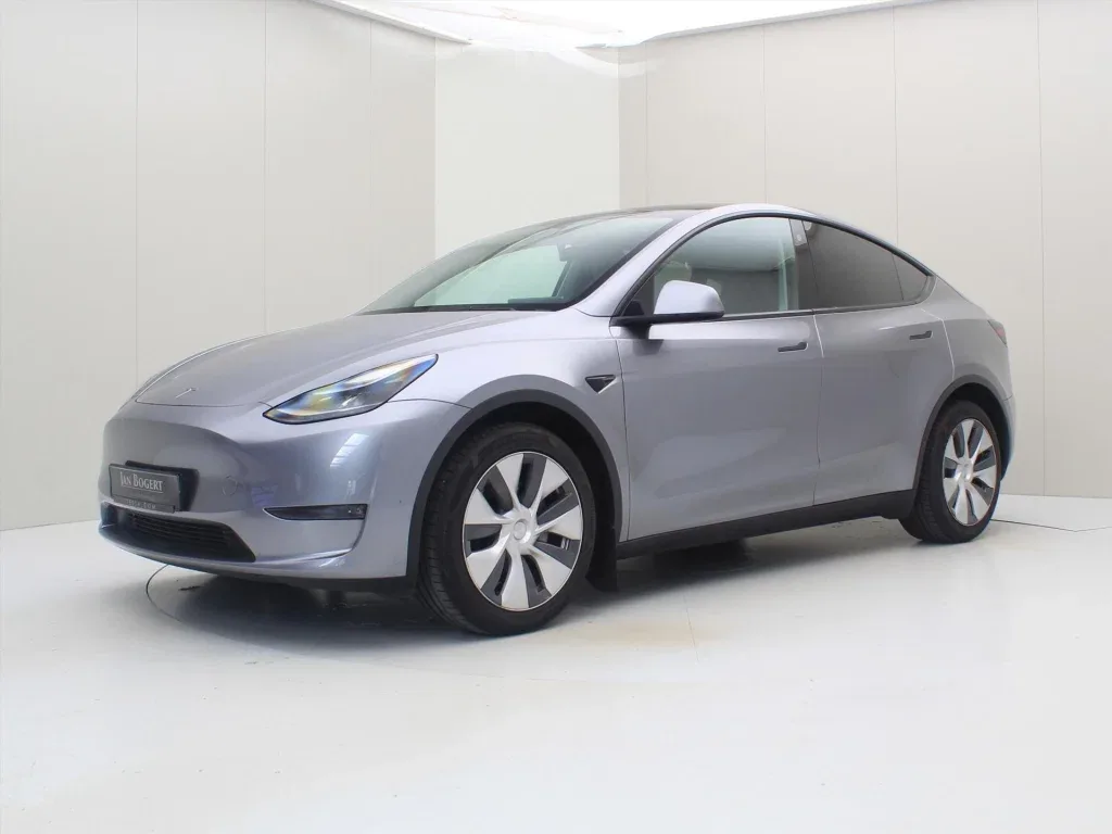 Tesla Model Y (2023) — foto 1