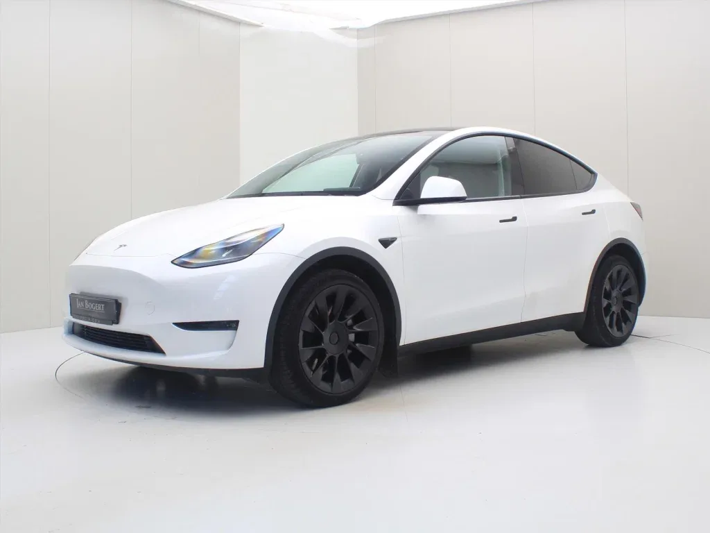 Tesla Model Y (2023) — foto 1