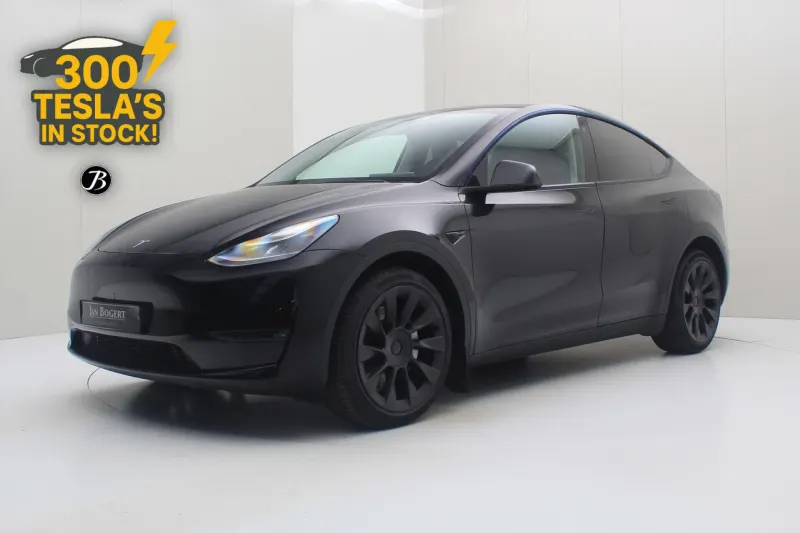 Tesla Model Y (2023)