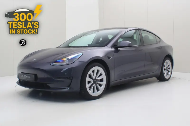 Tesla Model 3 (2023)