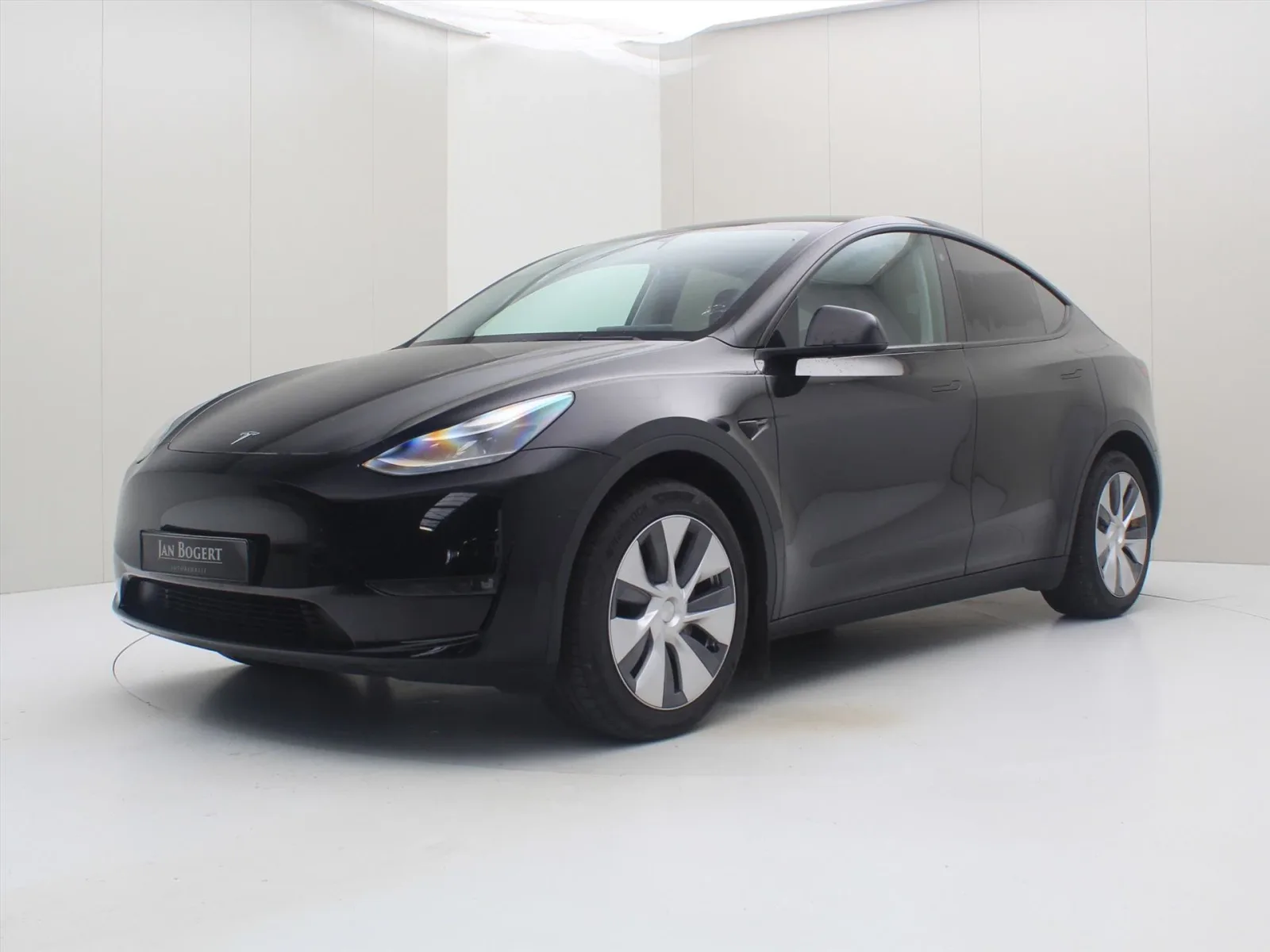 Tesla Model Y (2023) — foto 1