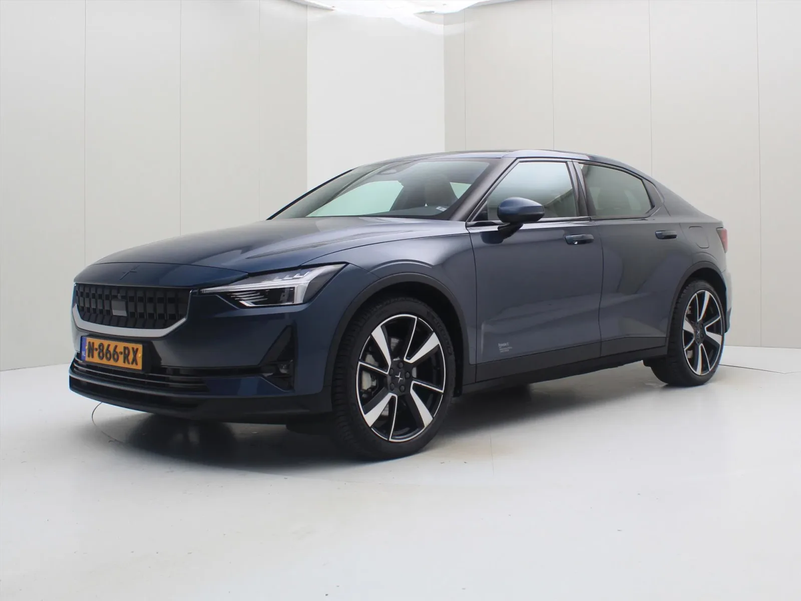 Polestar 2 (2021) — foto 1