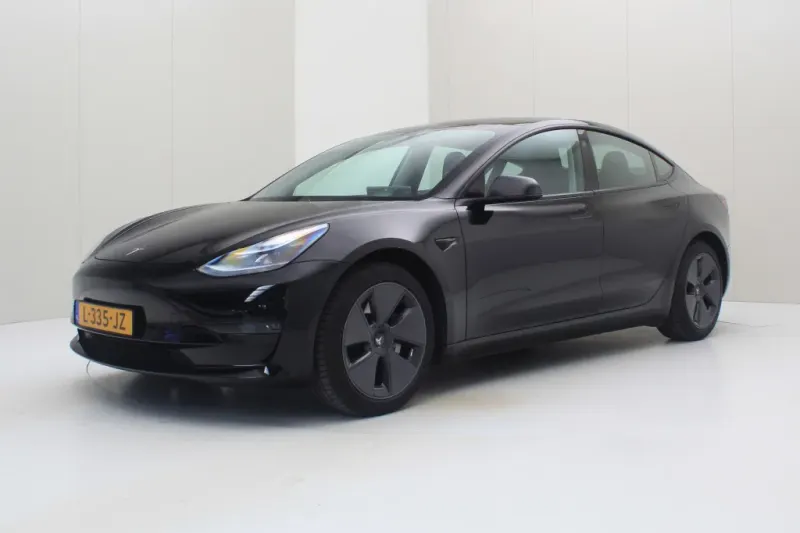 Tesla Model 3 (2021)